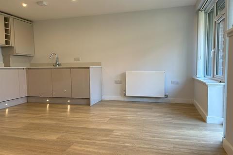 2, Liston House Cromwell Gardens, Marlow, SL7 1BY