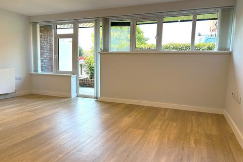 2, Liston House Cromwell Gardens, Marlow, SL7 1BY