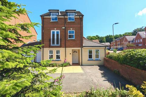 5 bedroom link detached house for sale, Tregony Road, Orpington, Kent, BR6