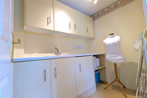 21 Tregony Road, Orpington, BR6 9XB