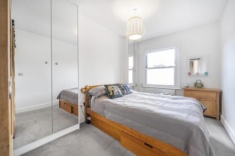 3 bedroom maisonette for sale, Valley Road, Streatham