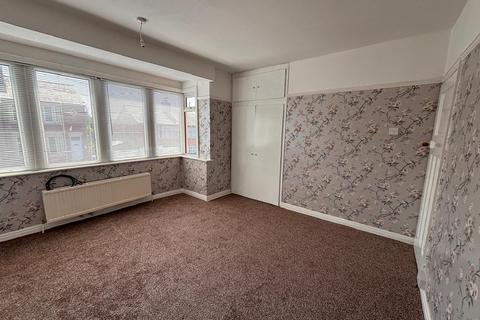 2 bedroom semi-detached house to rent, Bardsway Avenue, Blackpool FY3