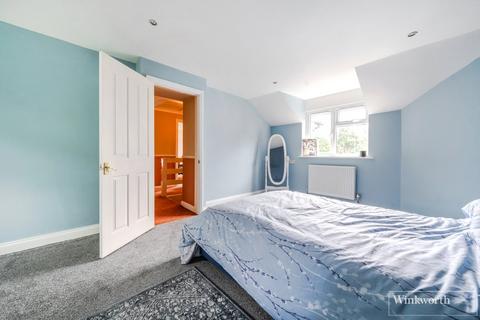 7 Chewter Close, Bagshot, GU19 5ND