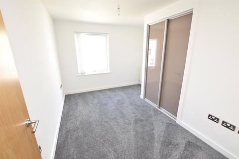 2 bedroom apartment to rent, Wideford Drive, Romford RM7