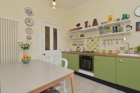 5 Ryehill Place, Edinburgh, EH6 8EP