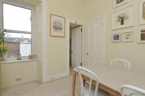 5 Ryehill Place, Edinburgh, EH6 8EP
