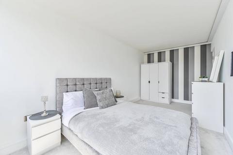 3 bedroom flat to rent, Wye Street, Battersea, London, SW11