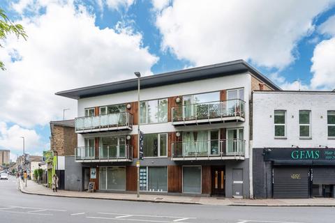 2 bedroom flat to rent, Falcon Road, Battersea, London, SW11