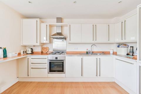 2 bedroom flat for sale, Elmers End Road, Beckenham, BR3