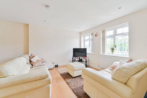 2 bedroom flat for sale, Elmers End Road, Beckenham, BR3