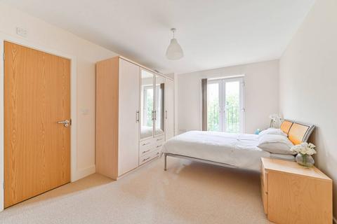 2 bedroom flat for sale, Elmers End Road, Beckenham, BR3