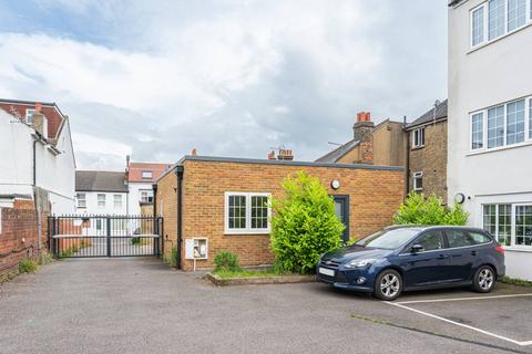 1 bedroom bungalow to rent, Moorfield Road, Orpington, BR6