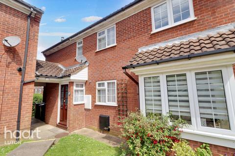 2 bedroom end of terrace house for sale, Somersby Close, Luton