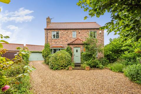 4 bedroom detached house for sale, Gorse Hill Lane, Caythorpe, Grantham, Lincolnshire, NG32