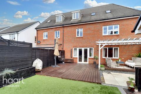 4 bedroom terraced house for sale, Colney Road, Aylesbury