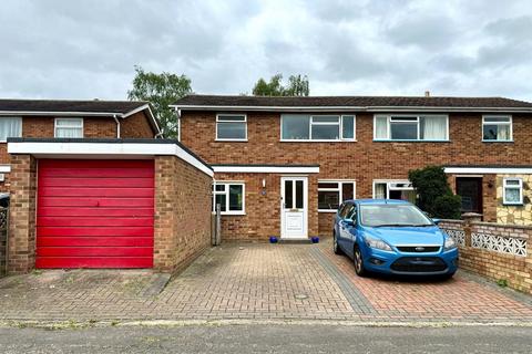 3 bedroom semi-detached house for sale, Mowbray Crescent, Stotfold, Hitchin, SG5
