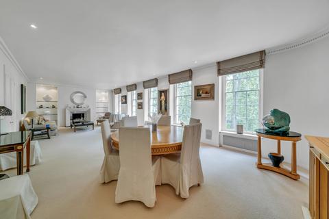 2 bedroom flat for sale, Berkeley Square, London W1J