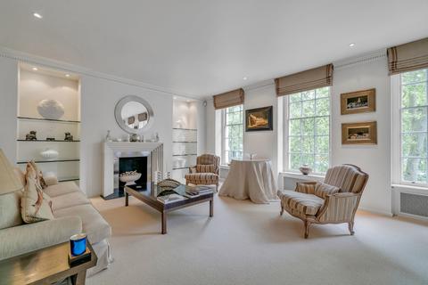 2 bedroom flat for sale, Berkeley Square, London W1J