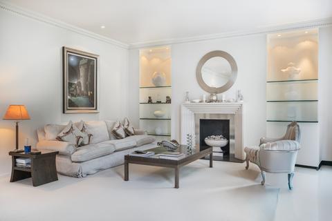 2 bedroom apartment for sale, Berkeley Square, London W1J