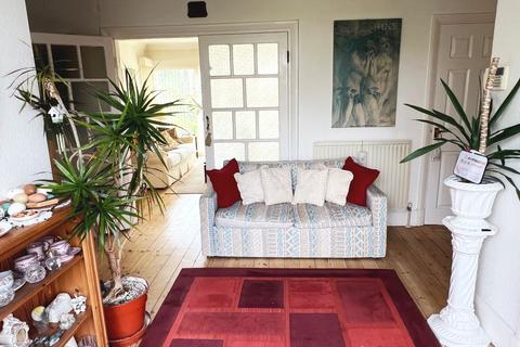 2 bedroom ground floor maisonette for sale, Riverside Drive, Staines-upon-Thames, Surrey, TW18