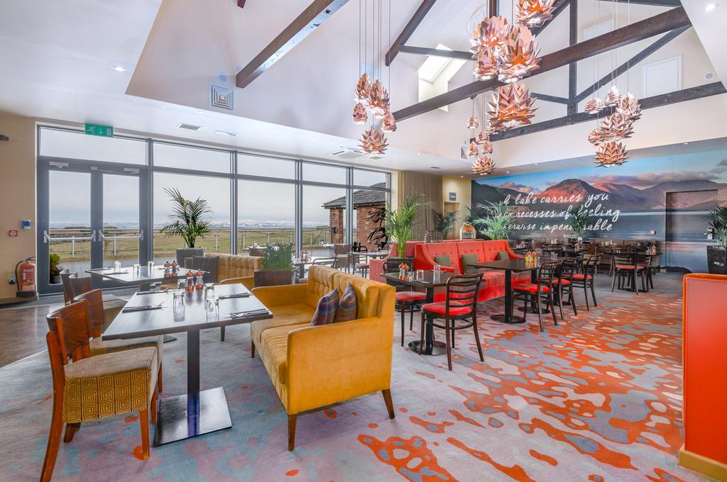 Restaurant & Bar
