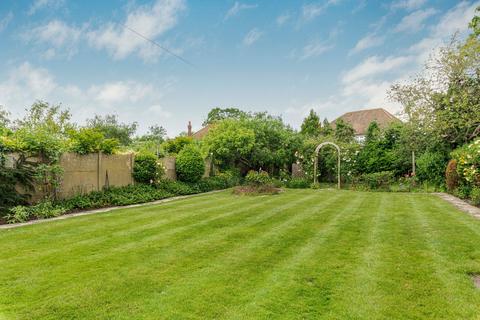 105 Foxgrove Road, Beckenham, BR3 5DA