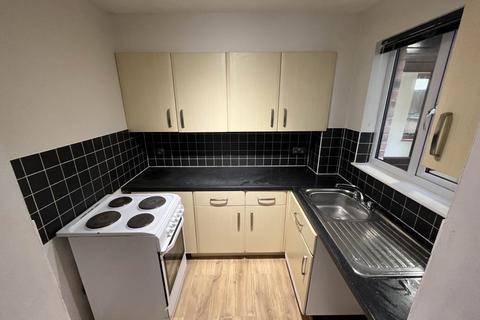 2 bedroom flat to rent, Fountain Court, Bristol,