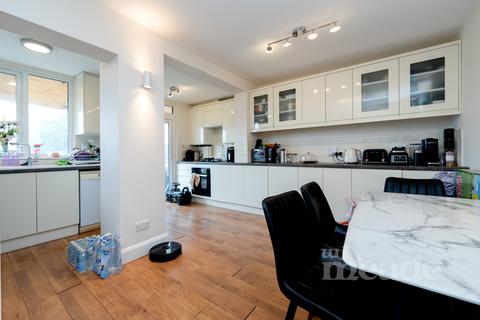 71 Russell Road, Chingford, London, E4 8HA