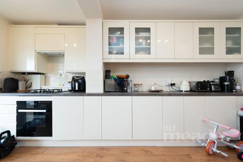 71 Russell Road, Chingford, London, E4 8HA