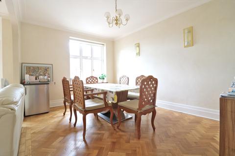 3 bedroom terraced house to rent, Haven Green Court, Haven Green, London, W5