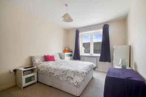2 bedroom apartment for sale, at Canalside Gardens, Southall, London UB2