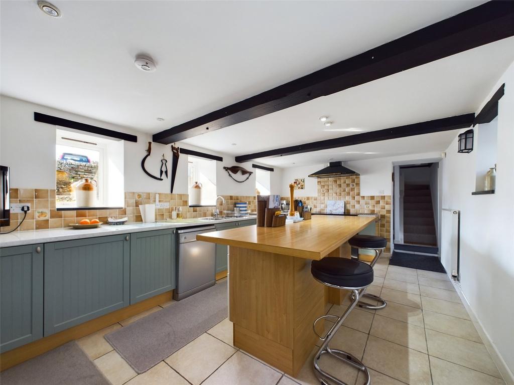 Delabole, Cornwall PL33 4 bed detached house for sale £550,000