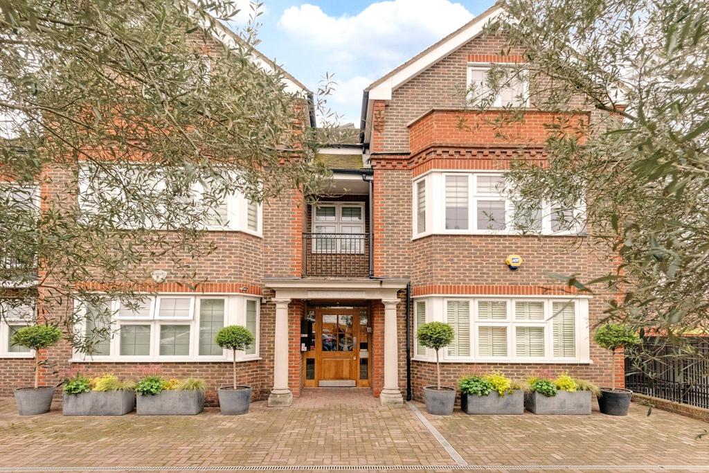 Finchley Road, London 3 bed apartment for sale £1,100,000