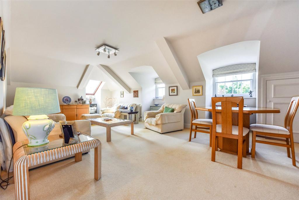 Sitting/Dining Room