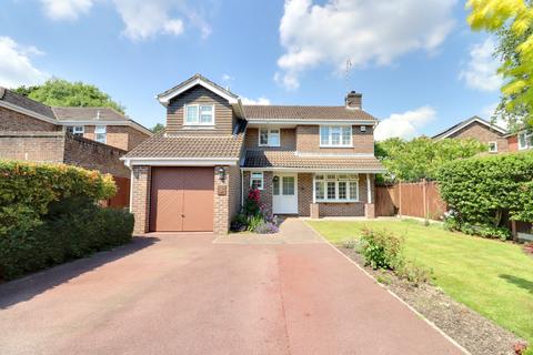 3 bedroom detached house for sale, HEATHER CLOSE, WATERLOOVILLE