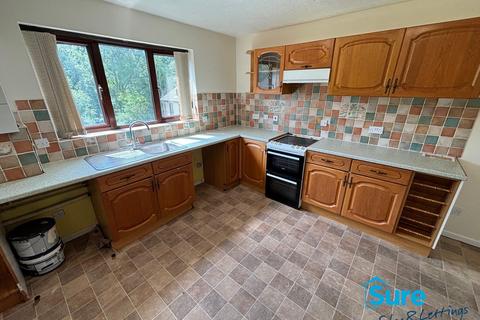 2 bedroom terraced house to rent, Captain Barton Close, Stroud, GL5.