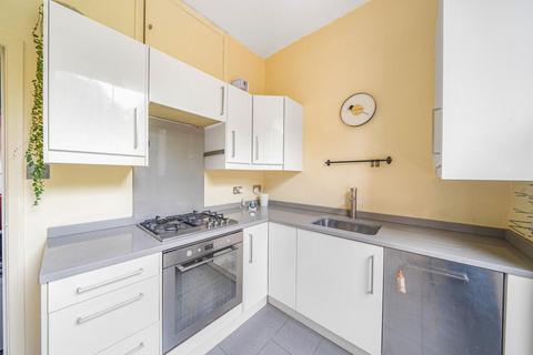 2 bedroom flat for sale, Wembury Road, Highgate