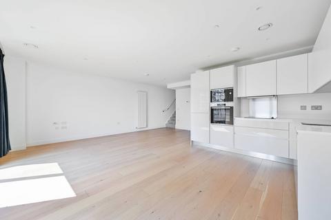 3 bedroom penthouse for sale, Barracks Court, Woolwich Riverside, London, SE18