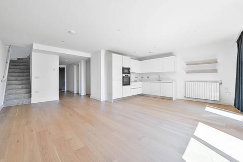 3 bedroom penthouse for sale, Barracks Court, Woolwich Riverside, London, SE18