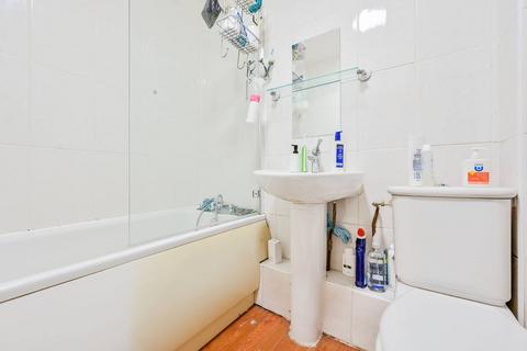 4 Matchless Drive, London, SE18 4JF