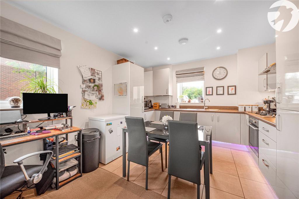 Kitchen/Dining Area