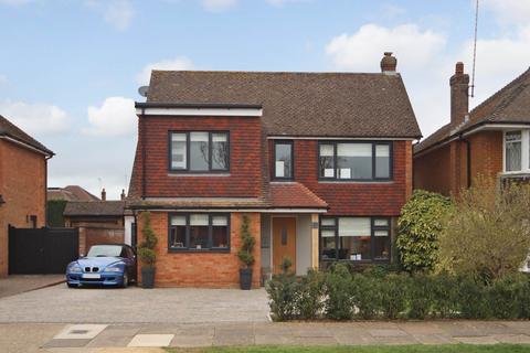 4 bedroom detached house for sale, Harcourt Road, Tring