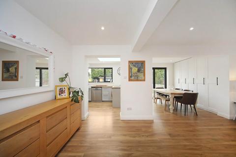 4 bedroom detached house for sale, Harcourt Road, Tring