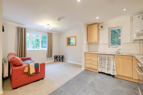 1 bedroom flat for sale, Catkins Close, Catshill, Bromsgrove, B61 0TT