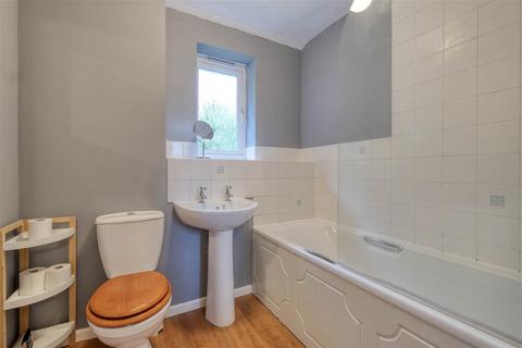 1 bedroom flat for sale, Catkins Close, Catshill, Bromsgrove, B61 0TT