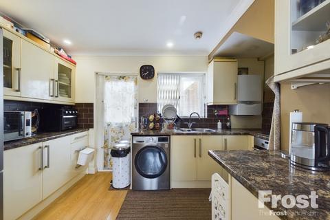 3 bedroom terraced house for sale, Explorer Avenue, Stanwell, Middlesex, TW19