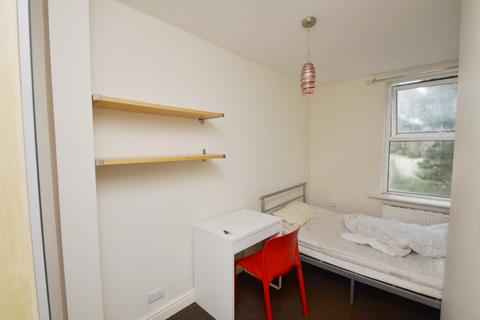 5 bedroom terraced house to rent, Filey Road, Manchester M14