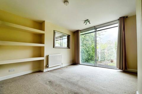 2 bedroom apartment to rent, Montagu Road, Datchet SL3