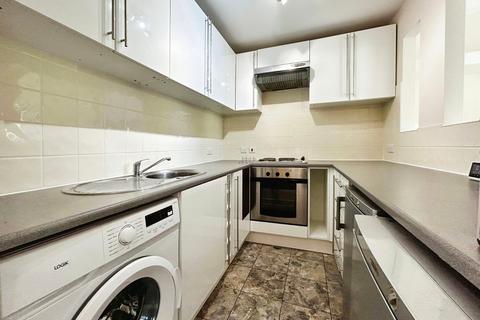 2 bedroom apartment to rent, Montagu Road, Datchet SL3