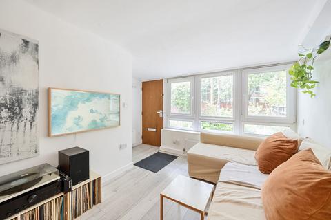 57 Hooks Close, London, SE15 2TP
